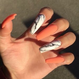 Meet your Posher, Leslie